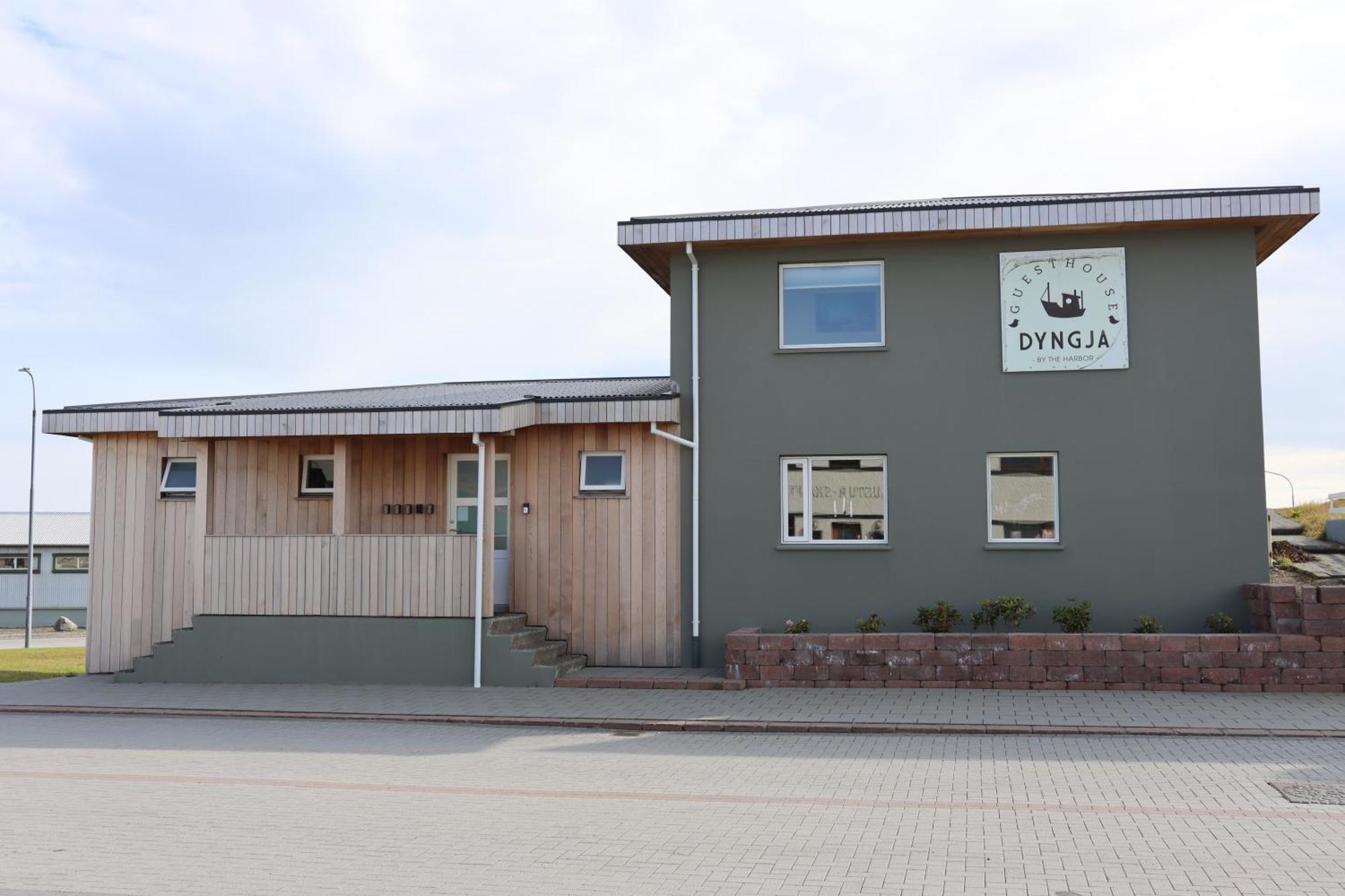 Guesthouse Dyngja Höfn Exteriör bild